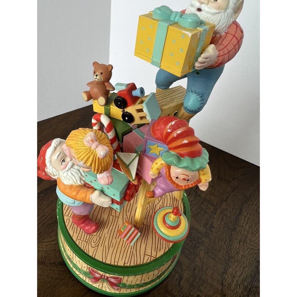 Vintage Enesco Holiday Musical Box “Santa Claus Is Coming To Town”, Works - Picture 4 of 10